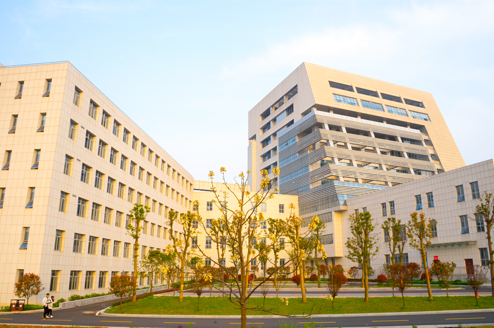 "图书馆"海纳百川","第二课堂"包罗万象.